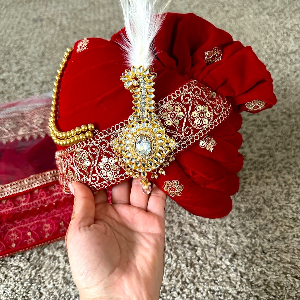 Dupatta and turban for Indian groom red velvet color